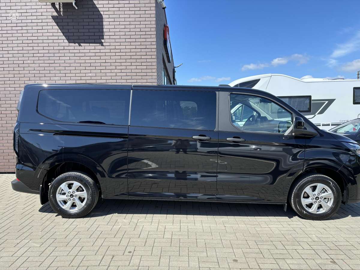 Ford Tourneo Custom, passenger minibus