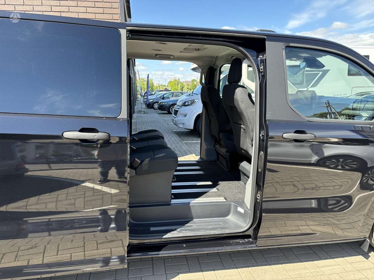 Ford Tourneo Custom, passenger minibus