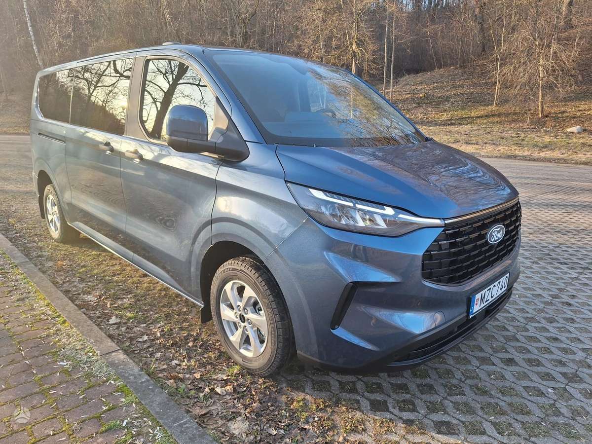 Ford Tourneo Custom, passenger minibus
