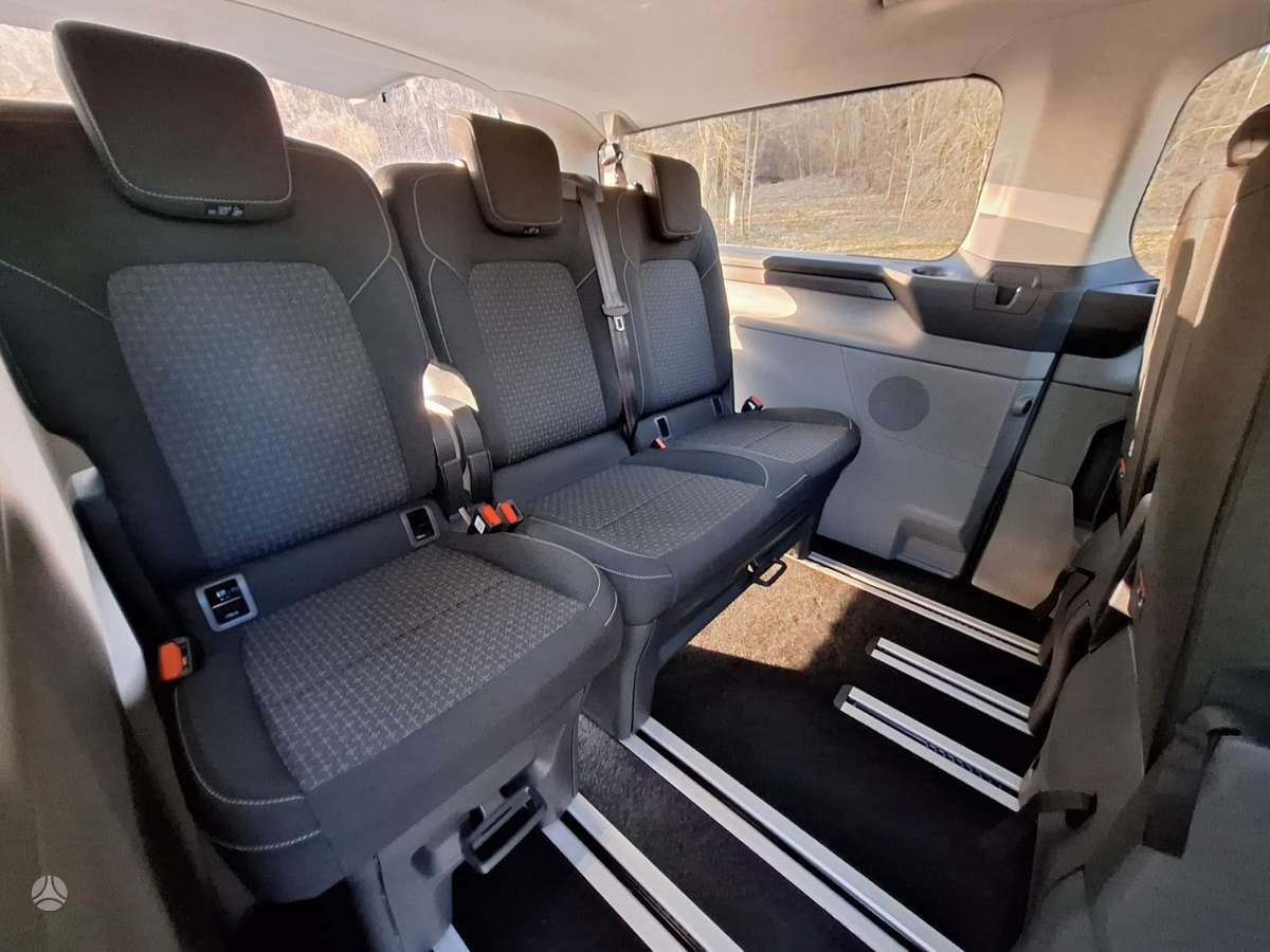 Ford Tourneo Custom, passenger minibus