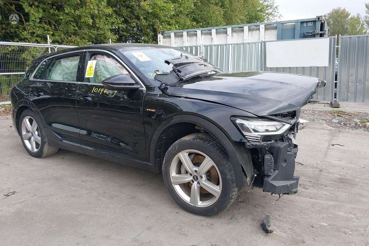 Audi e-tron for parts. 95kwh