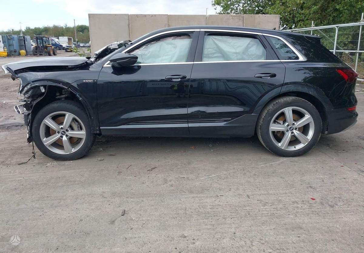 Audi e-tron for parts. 95kwh
