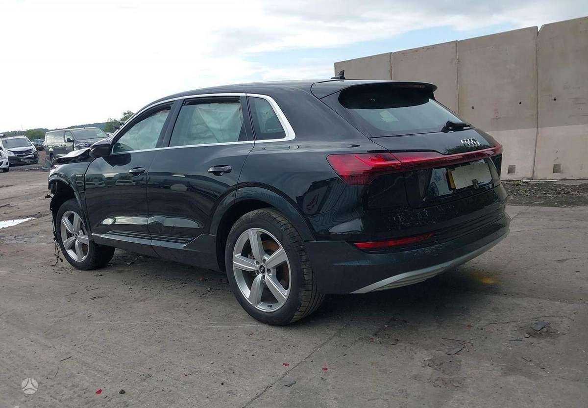Audi e-tron по частям. 95kwh