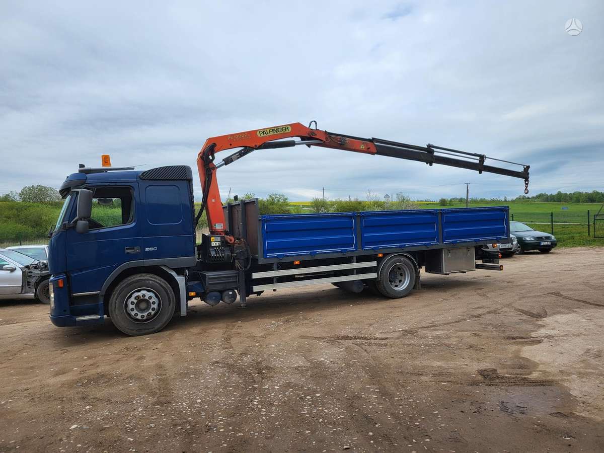 Volvo FM9, ar krānu
