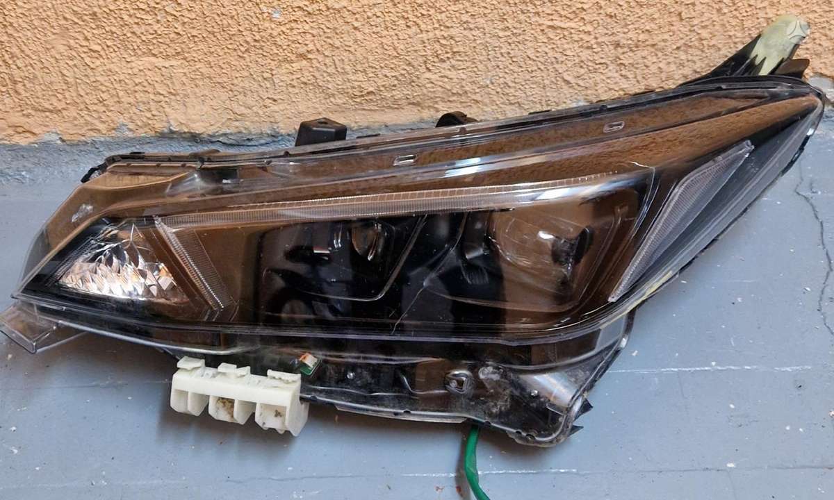 Nissan Leaf детали кузова