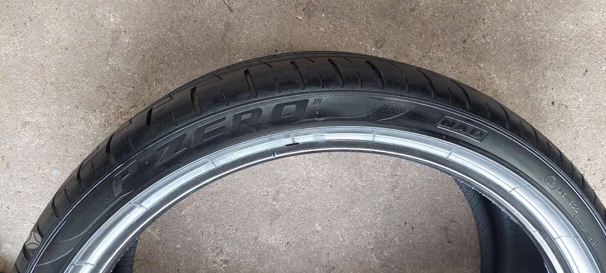 Pirelli, vasaras 245/35 R20
