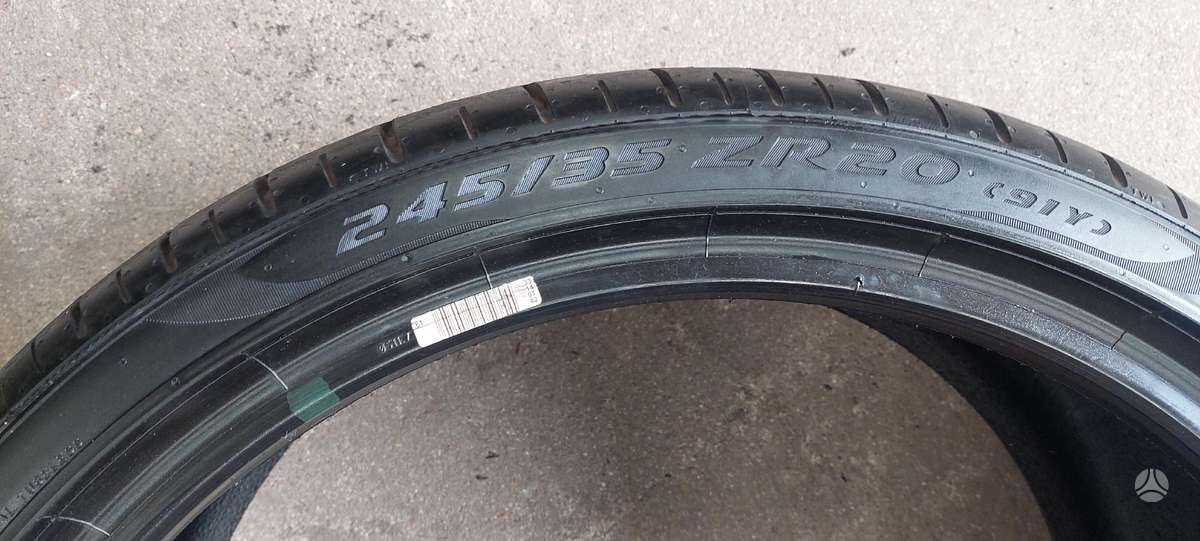 Pirelli, vasaras 245/35 R20