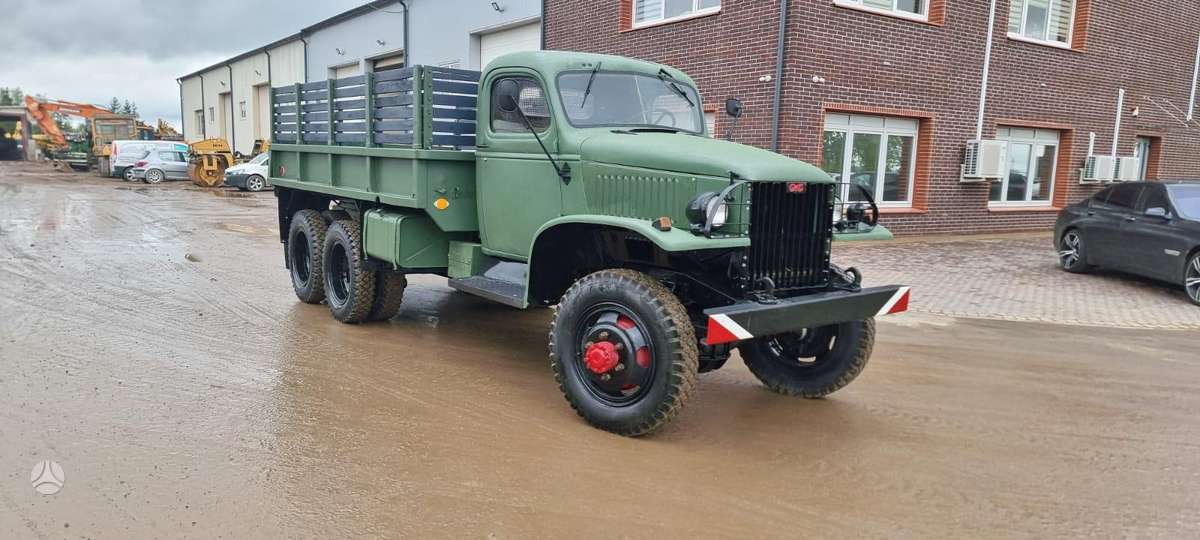 GMC 6X6, bortu
