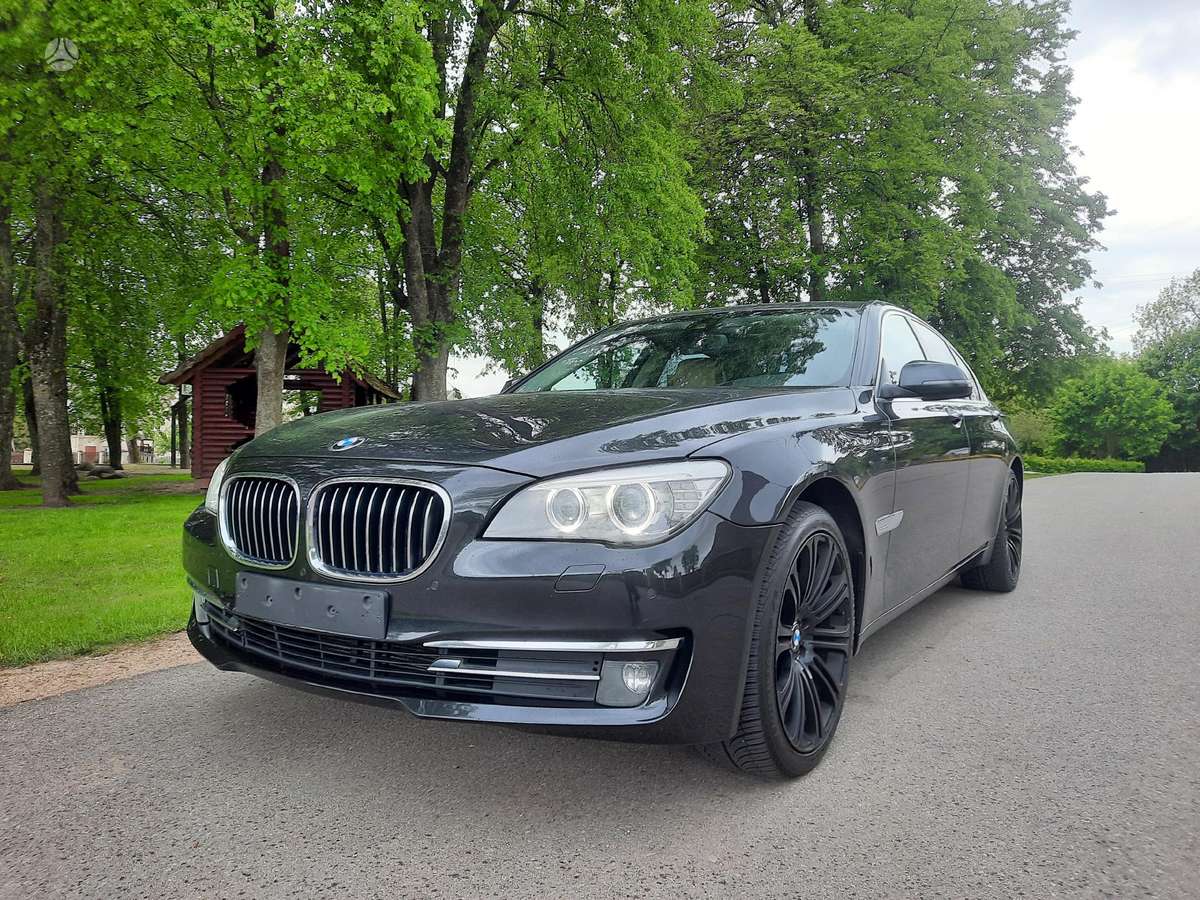 BMW 740, 3.0 l., Седан