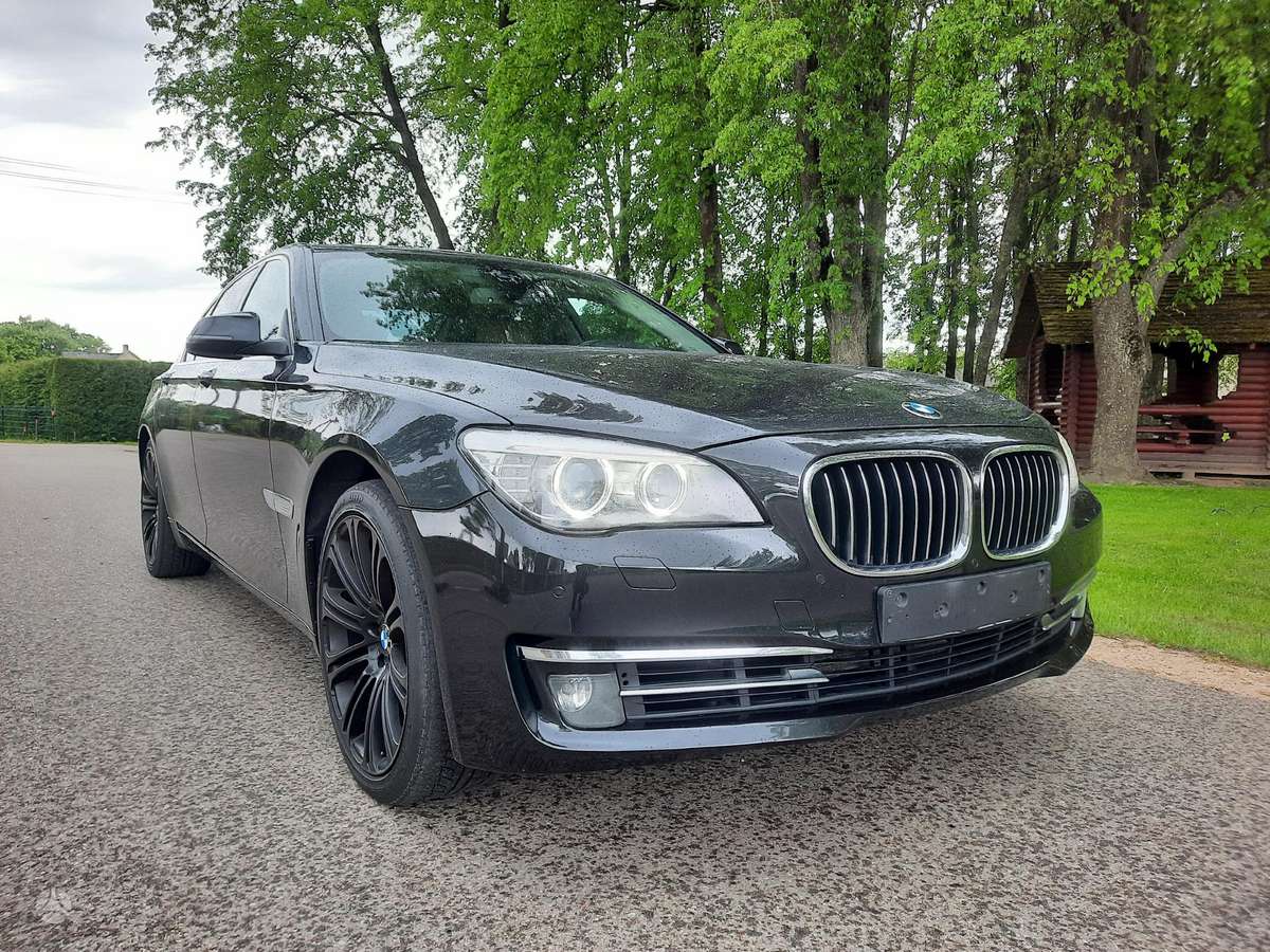 BMW 740, 3.0 l., Седан