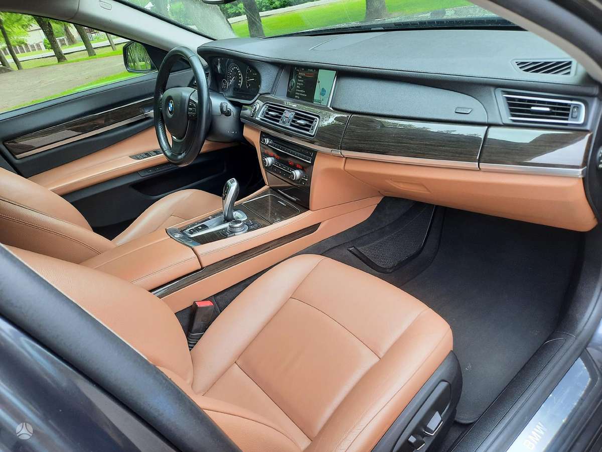 BMW 740, 3.0 l., Седан