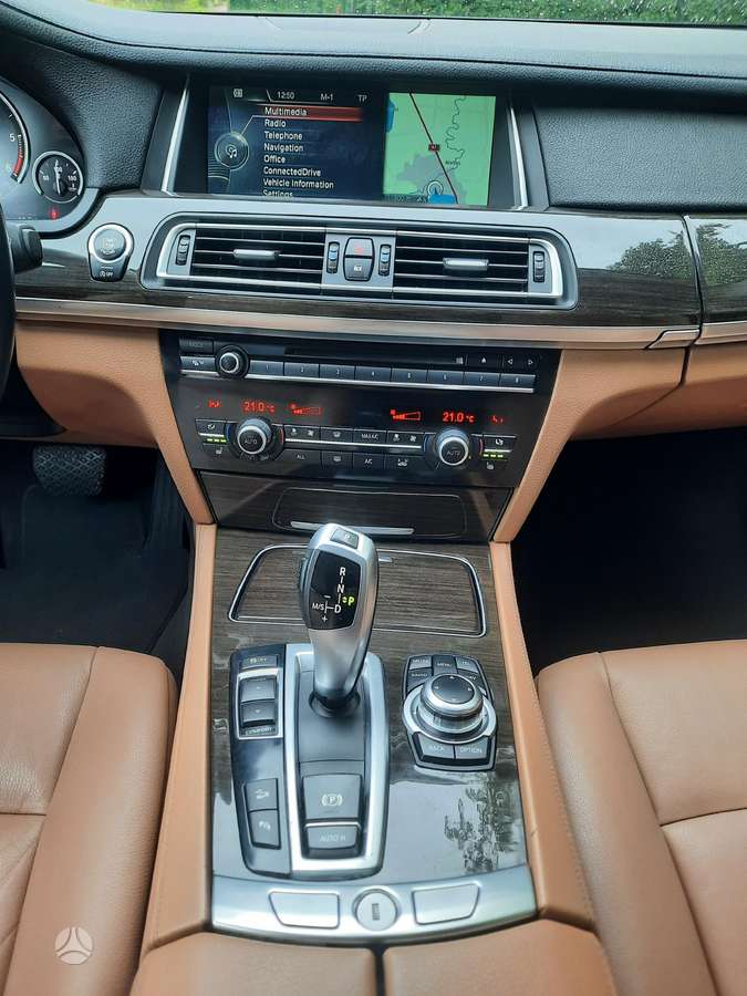 BMW 740, 3.0 l., Седан