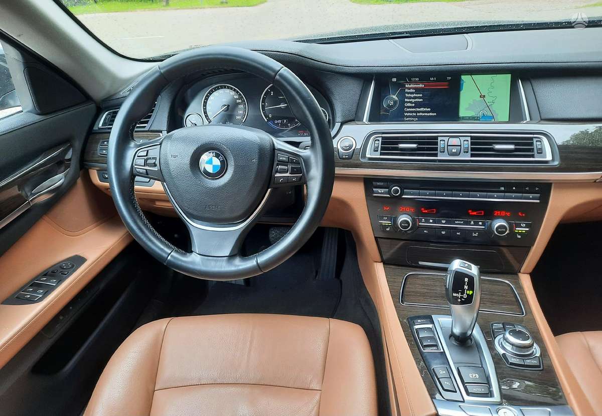 BMW 740, 3.0 l., Седан