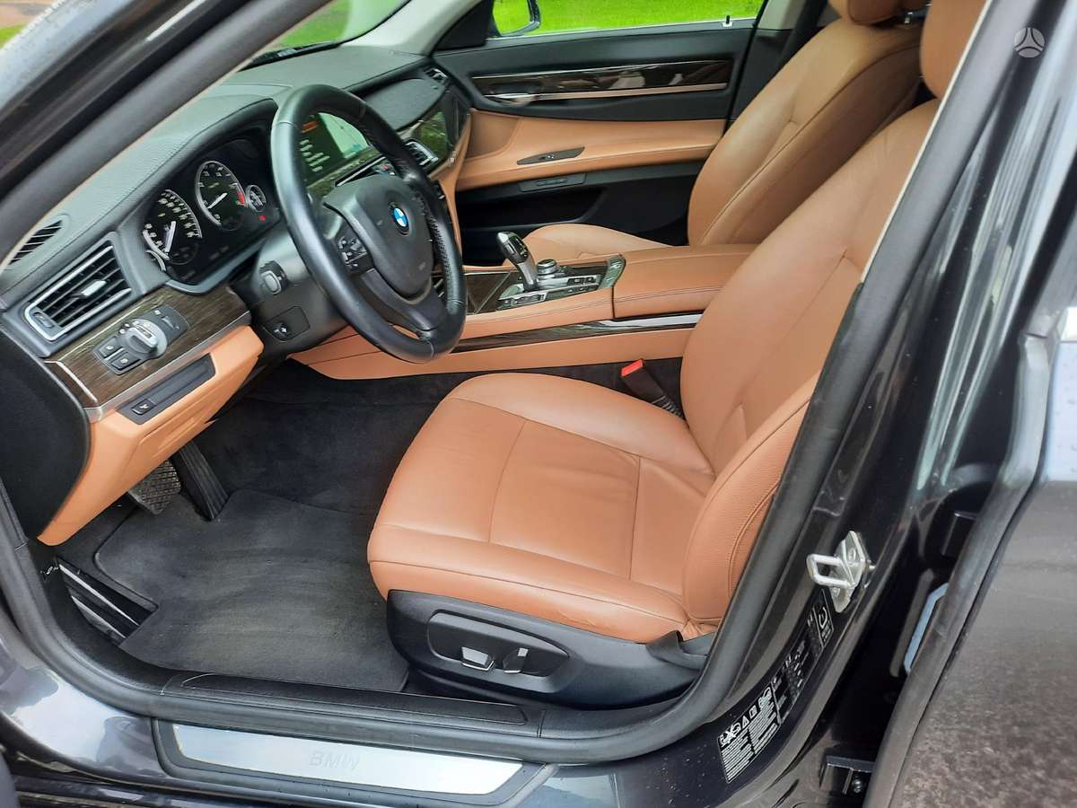 BMW 740, 3.0 l., Седан