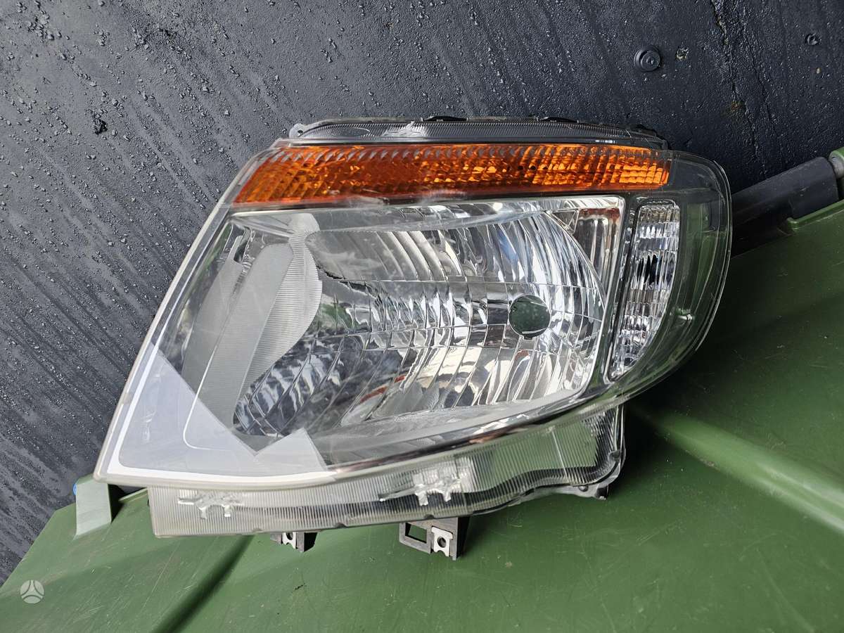 Ford Ranger фары