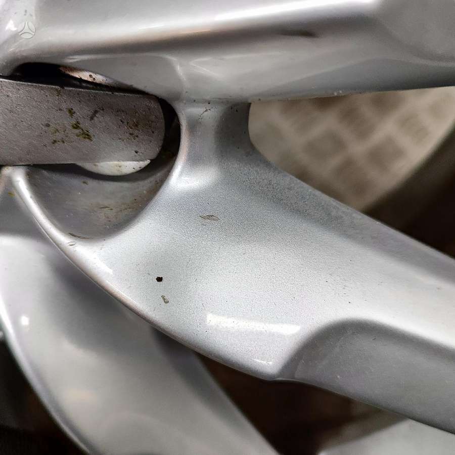Audi Q3, lengvojo lydinio, R17