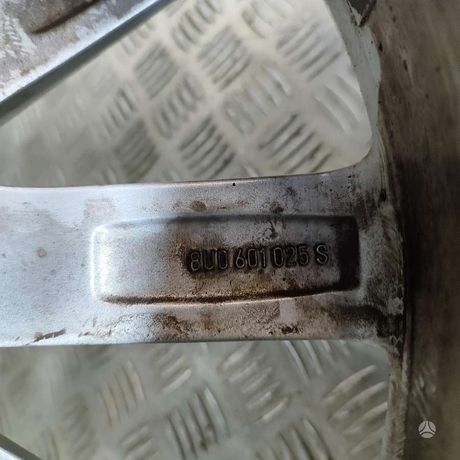 Audi Q3, lengvojo lydinio, R17