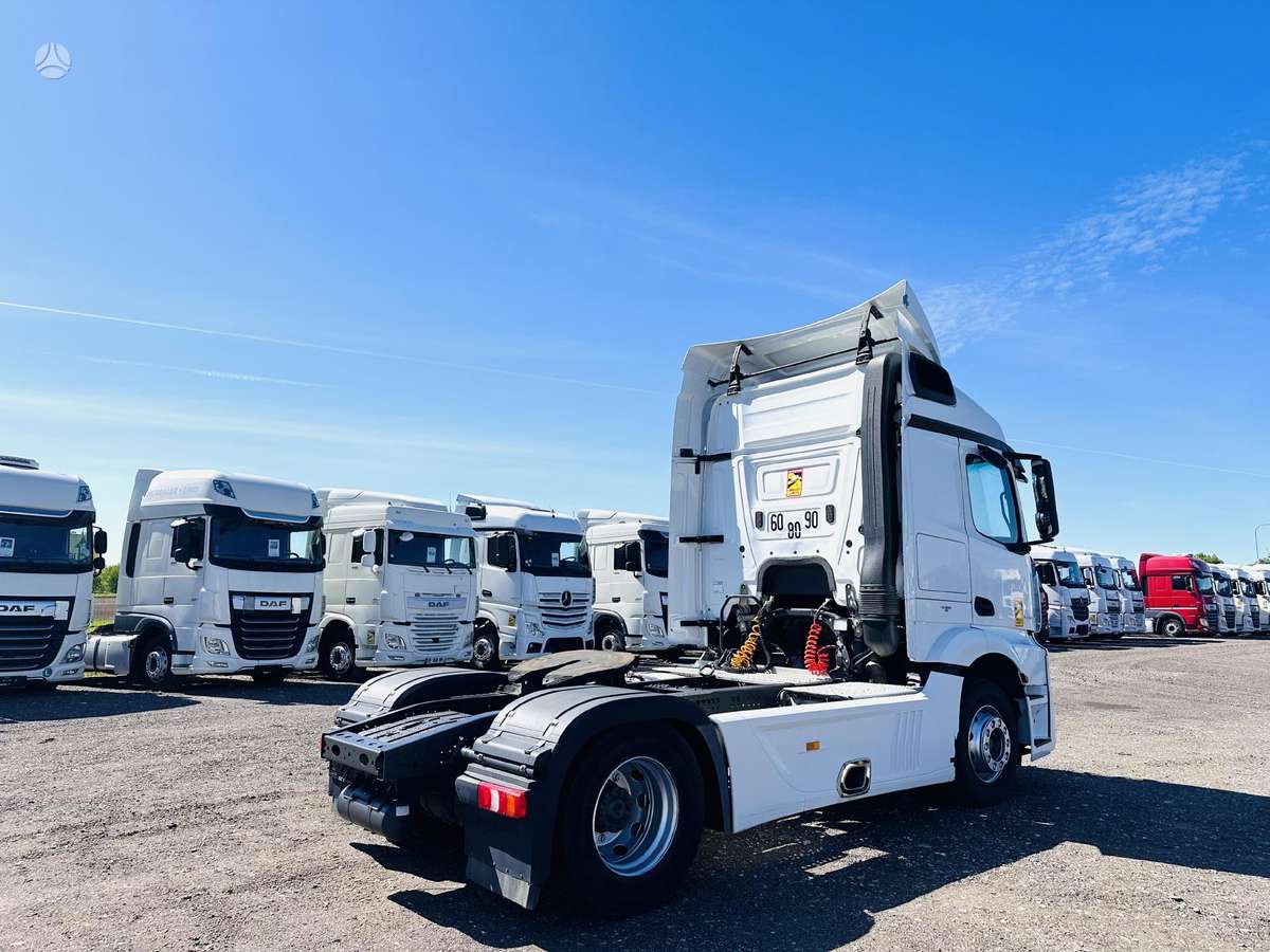 Mercedes-Benz 1842 Stream Space Actros, single sleeper