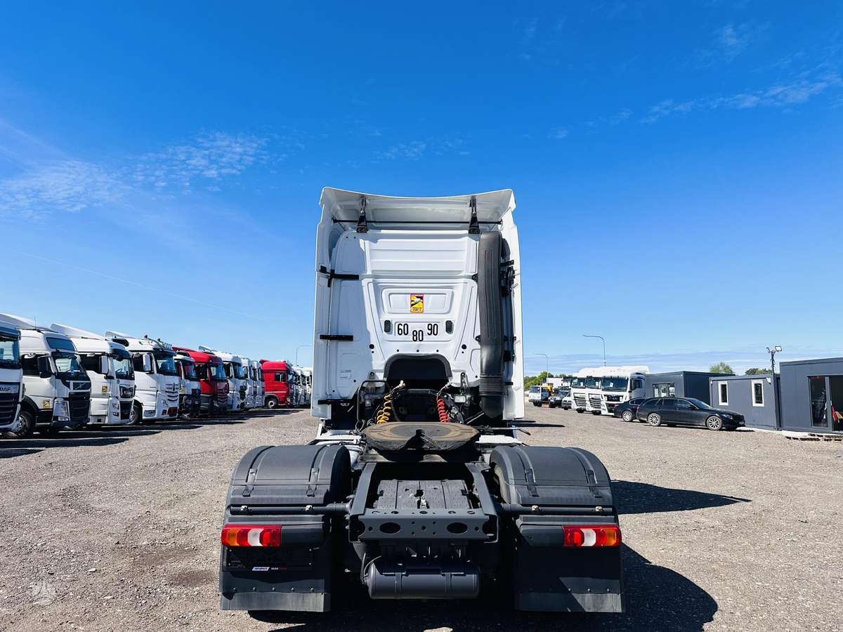 Mercedes-Benz 1842 Stream Space Actros, single sleeper