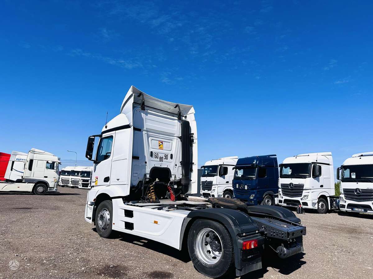 Mercedes-Benz 1842 Stream Space Actros, single sleeper