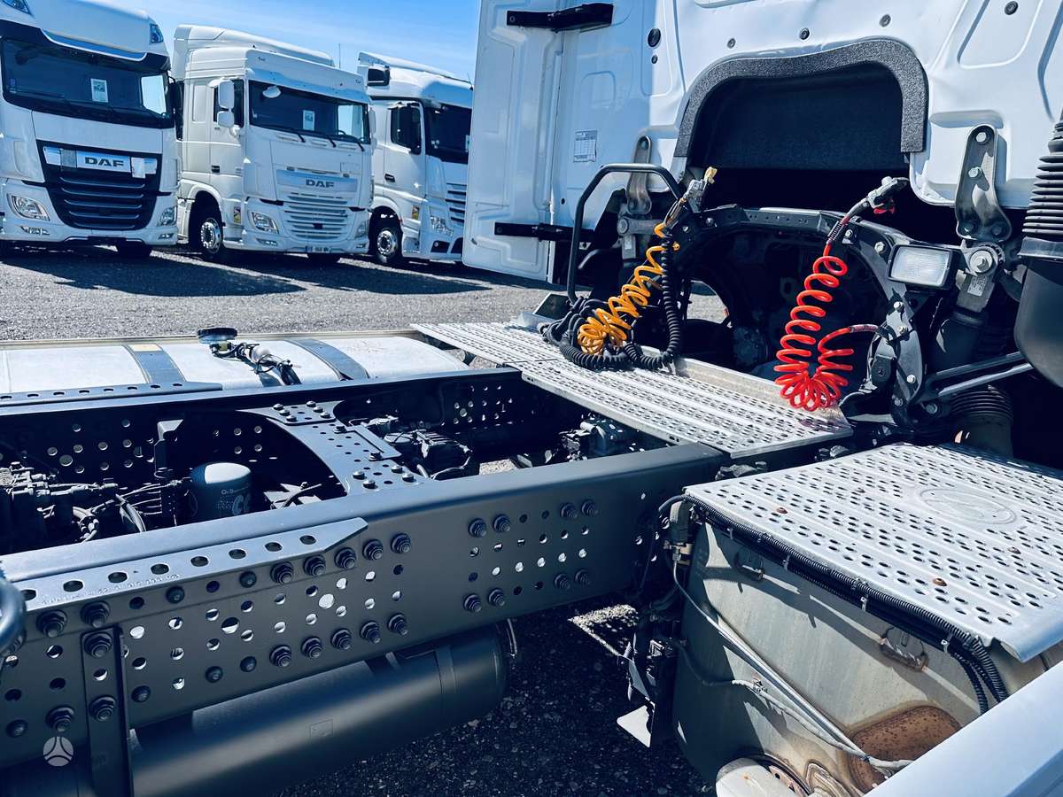 Mercedes-Benz 1842 Stream Space Actros, single sleeper