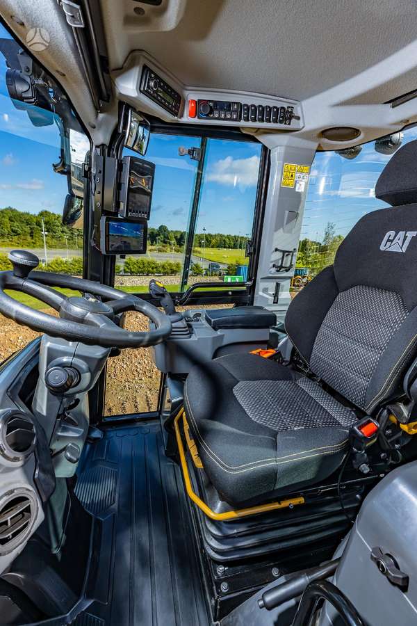 Caterpillar 908, frontal loader