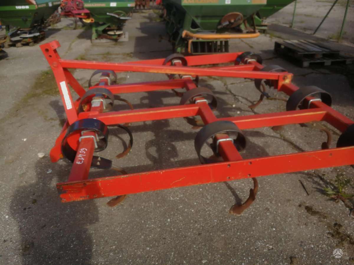 Quivogne CF11, scrapers, scrubbers