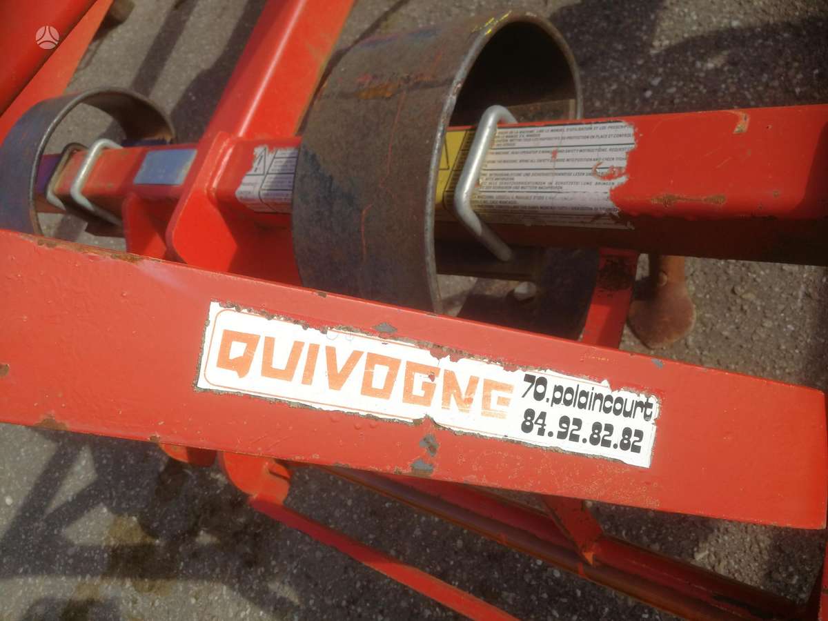 Quivogne CF11, scrapers, scrubbers