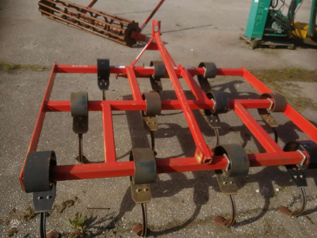 Quivogne CF11, scrapers, scrubbers