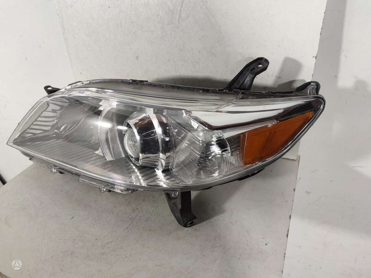 Toyota Sienna lights