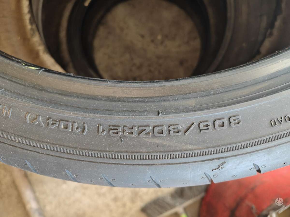 Goodyear Eagle F1, summer 305/30 R21