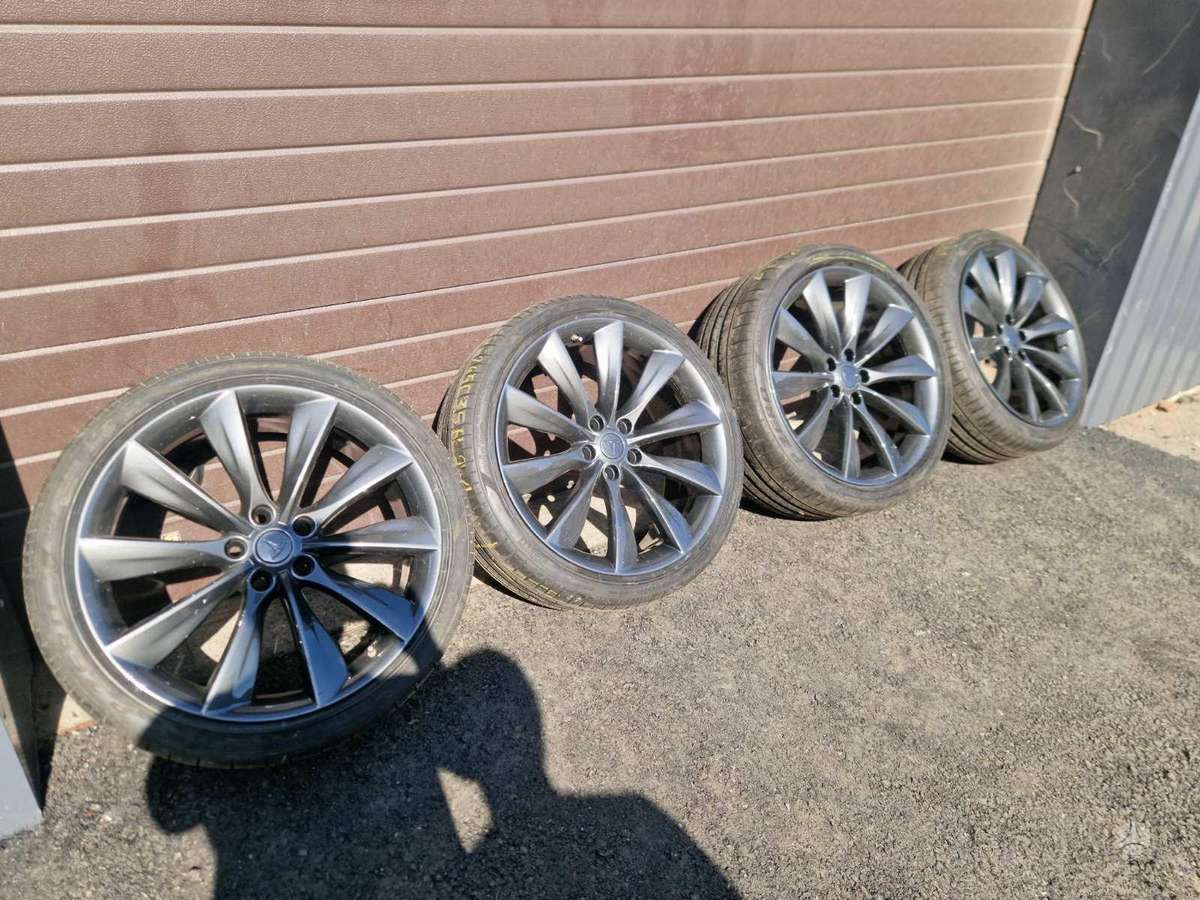 TESLA Su padangomis, light alloy, R21