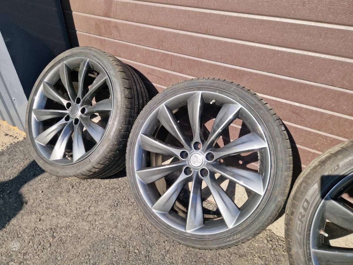 TESLA Su padangomis, light alloy, R21