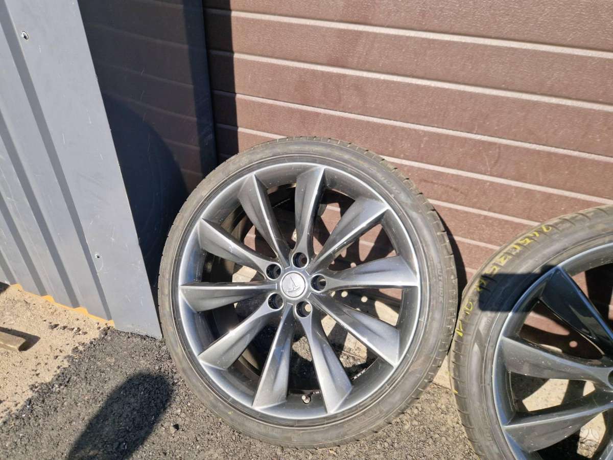 TESLA Su padangomis, light alloy, R21