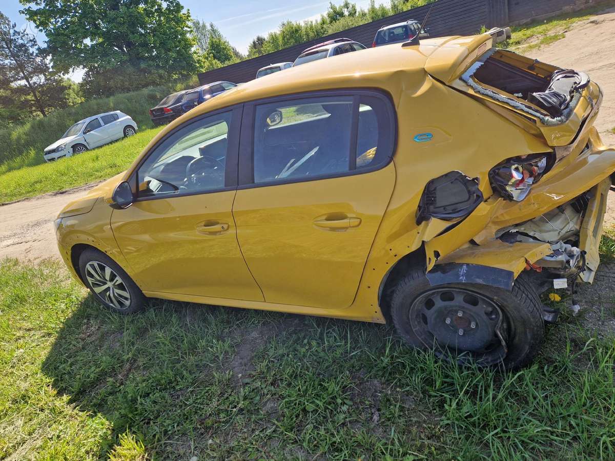 Peugeot 208 rezerves daļās