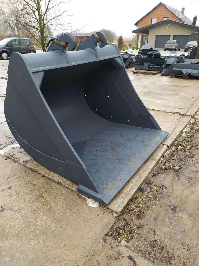 Metalana Kasimo 2,7m3, buckets