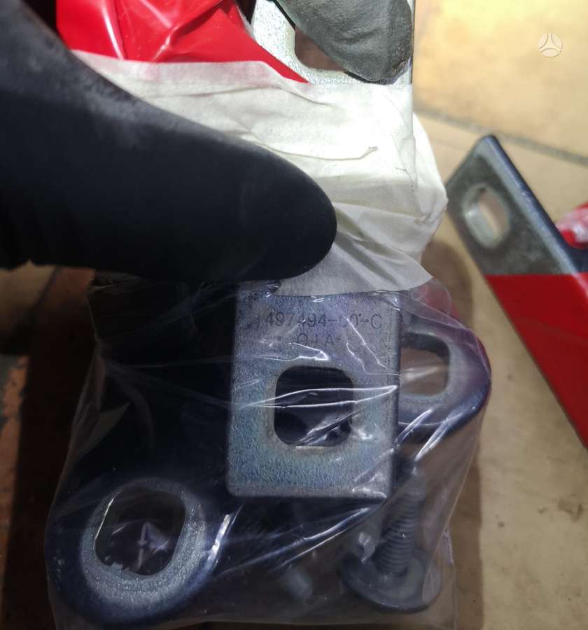Tesla Model Y kėbulo dalys