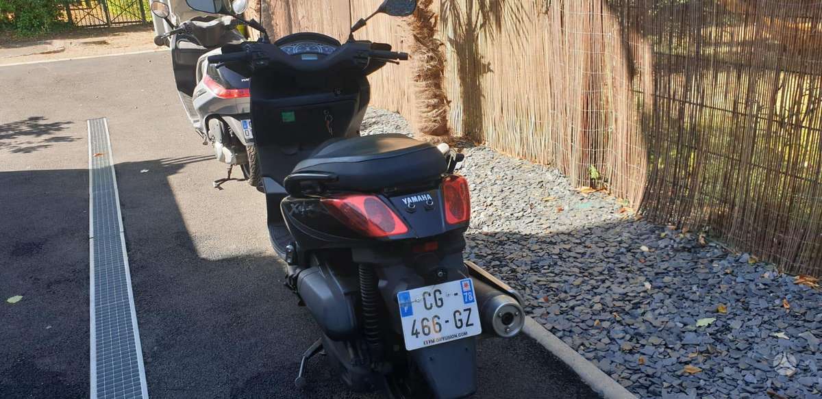 Yamaha X-max 125cc, scooters / mopeds