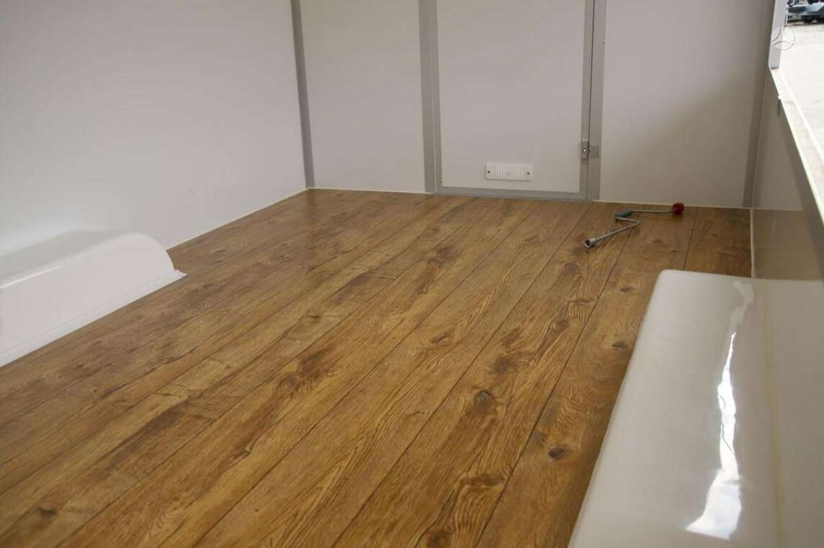 Niewiadow H20421HT, коммерческий