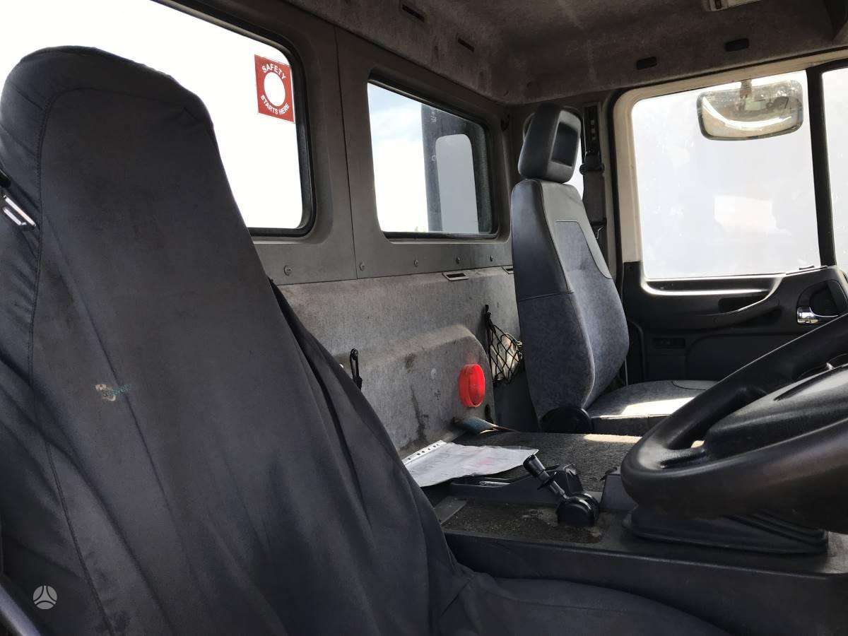 Volvo FL220, vilcējs