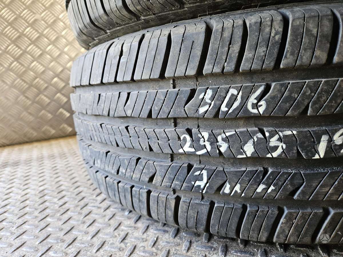 Bridgestone Advantage, summer 235/45 R19