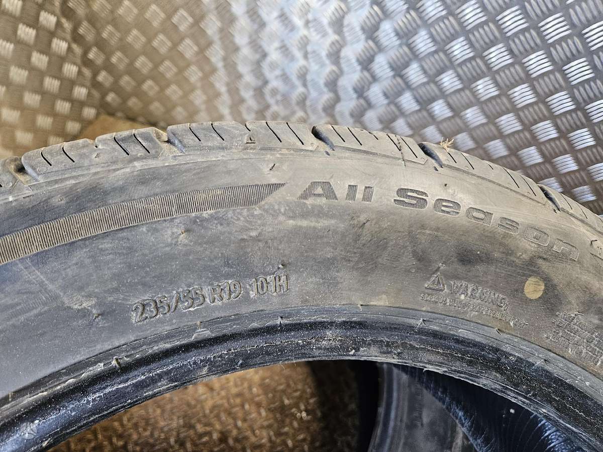 Bridgestone Advantage, summer 235/45 R19