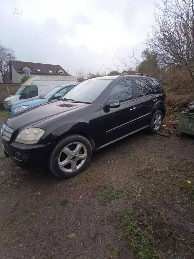 Mercedes-Benz ML280 dalimis