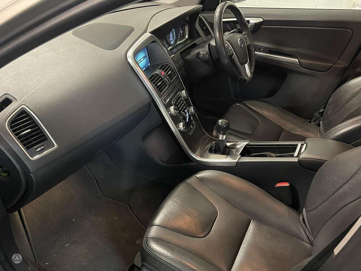 Volvo XC60 dalimis