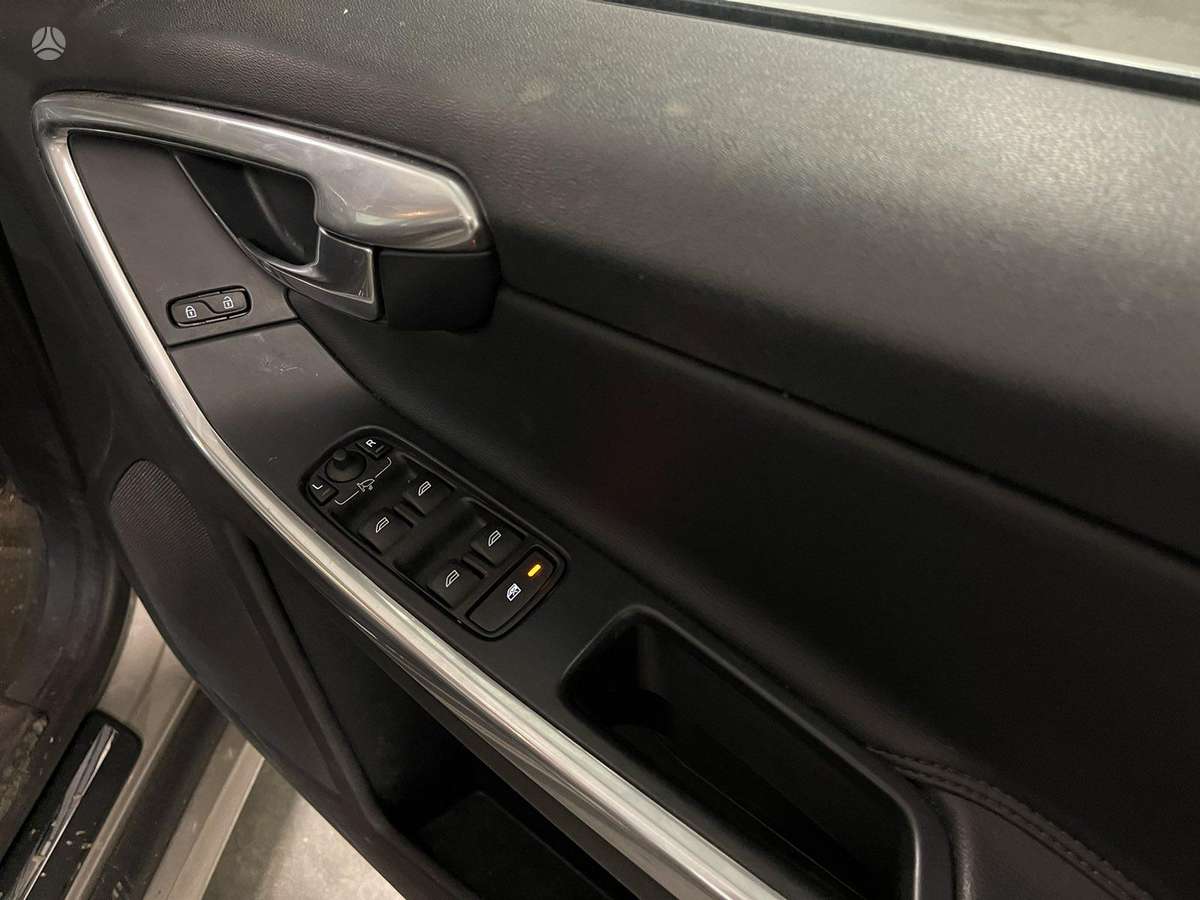 Volvo XC60 по частям