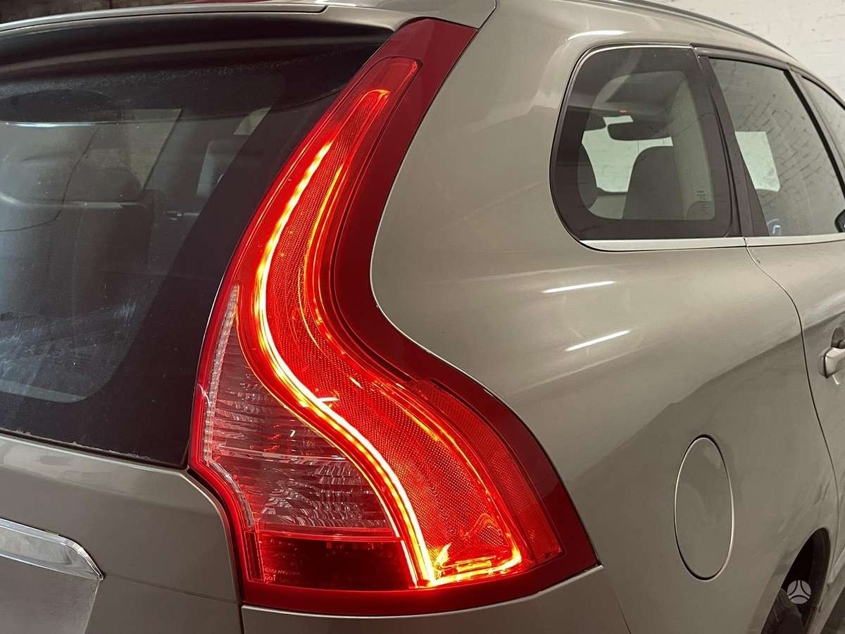 Volvo XC60 dalimis