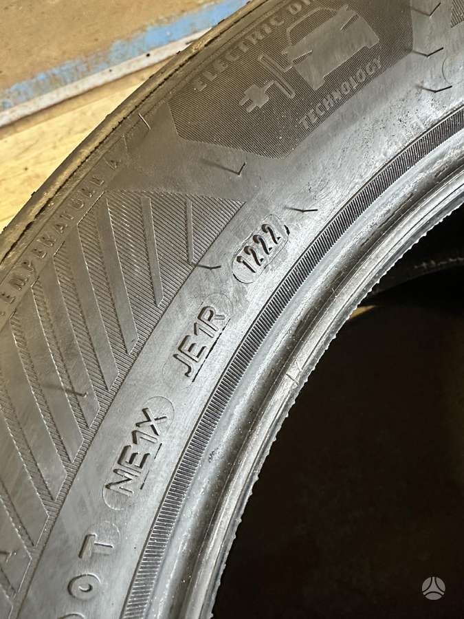 Goodyear, летние 255/50 R21