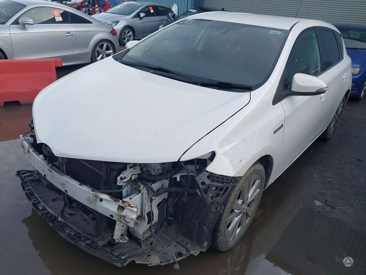 Toyota Auris, 2ZR-FXE / 040