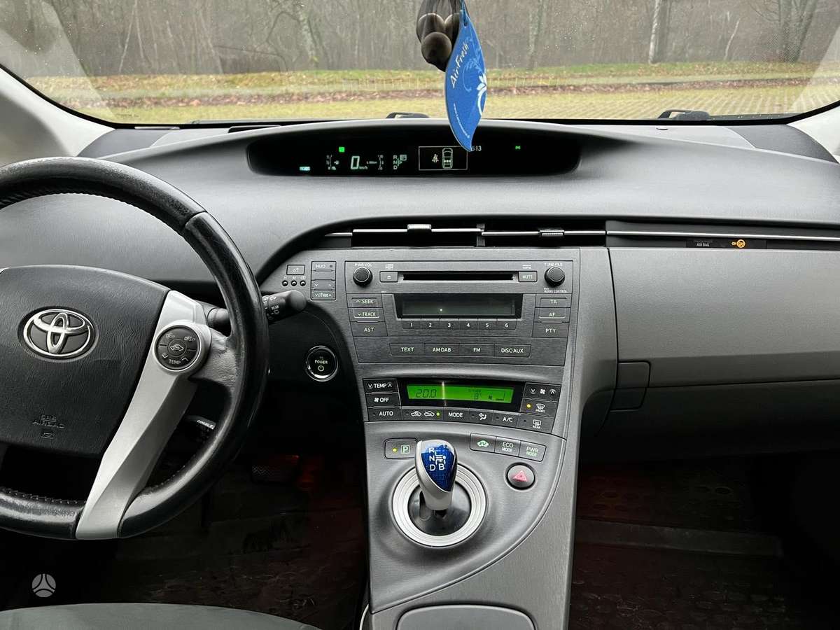 Toyota Prius, 1.8 l., Седан