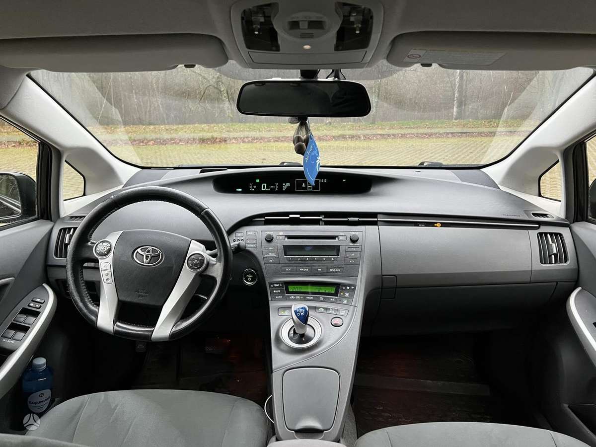 Toyota Prius, 1.8 l., Седан